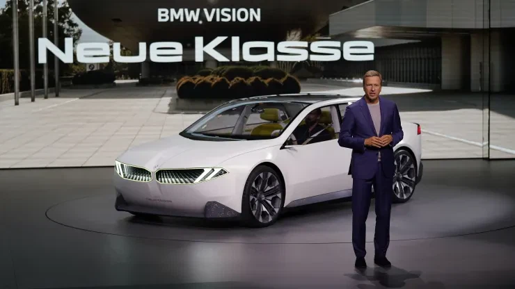 BMW presenta el Concept Car Vision Neue Klasse, ja que anuncia l'alba d'una n...